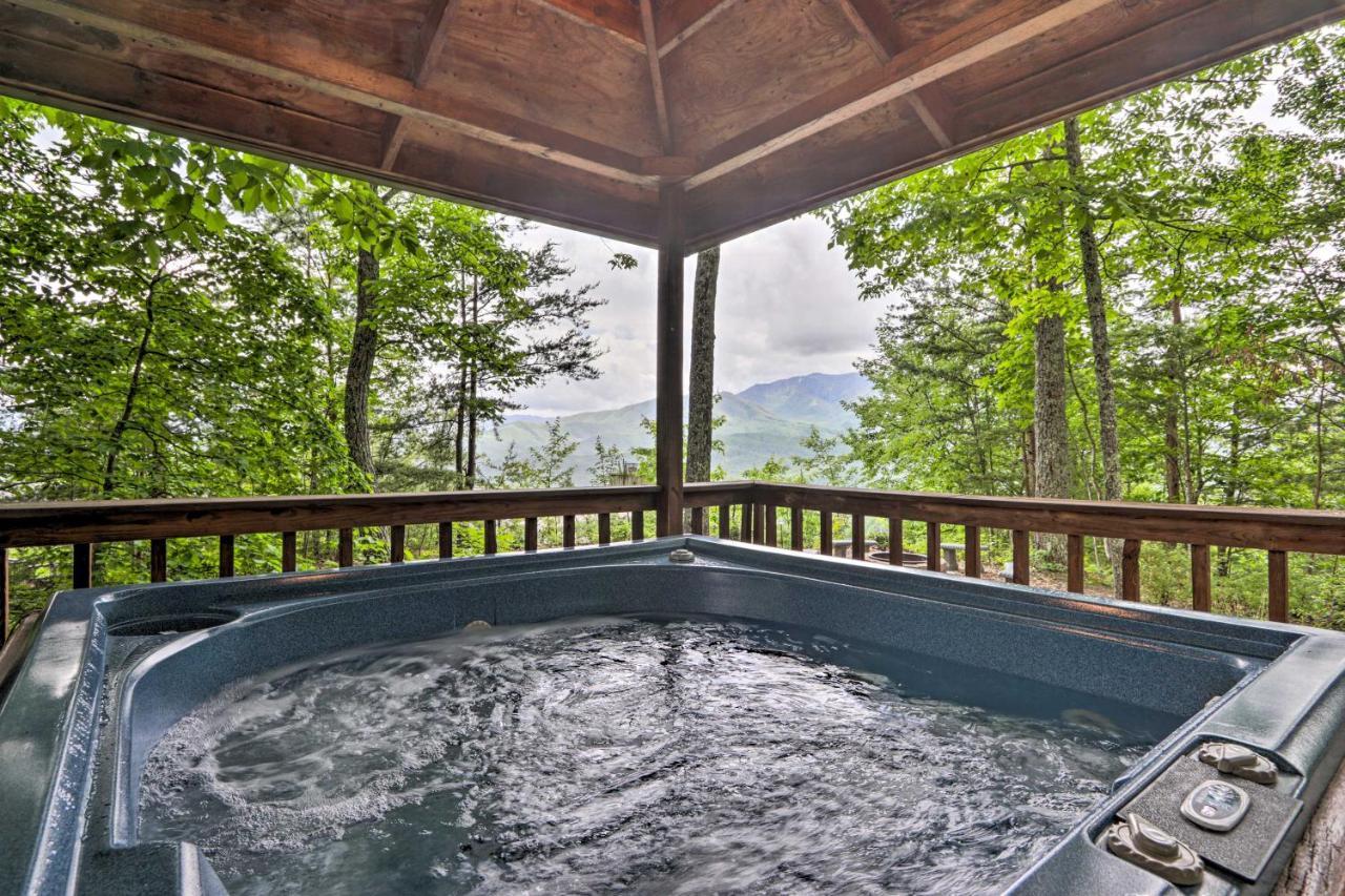 Gatlinburg Escape With Hot Tub, Deck And Mtn View Villa Ngoại thất bức ảnh