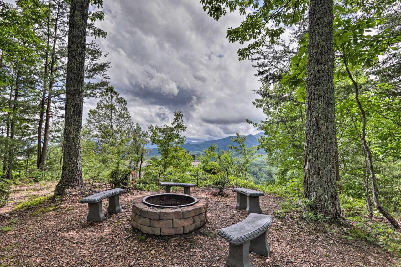 Gatlinburg Escape With Hot Tub, Deck And Mtn View Villa Ngoại thất bức ảnh
