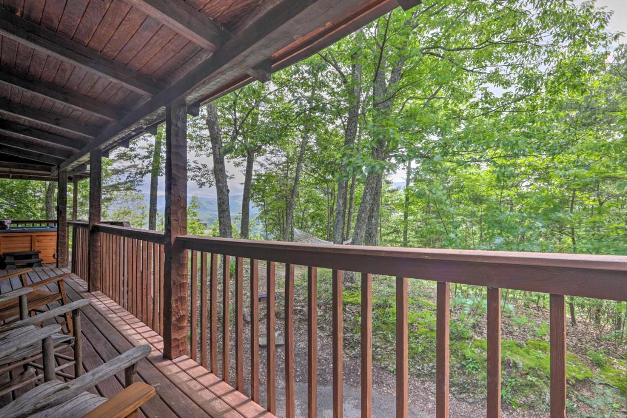 Gatlinburg Escape With Hot Tub, Deck And Mtn View Villa Ngoại thất bức ảnh